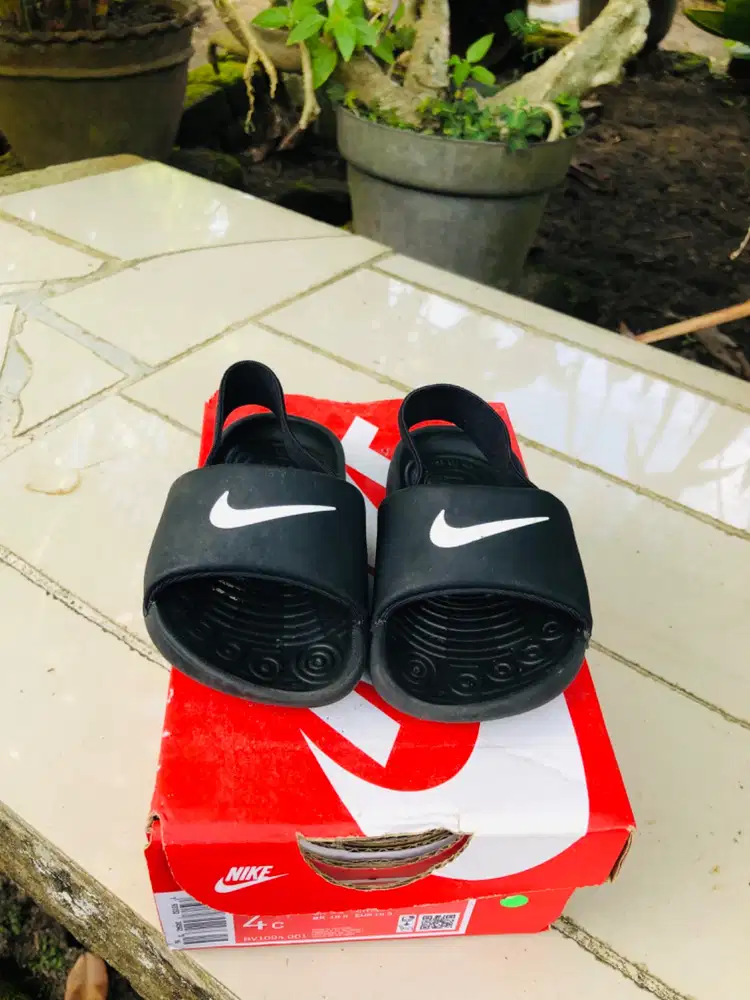 Dijual Nike kawa 10cm,karet2 belakang masih aman cuma minus pemakaian