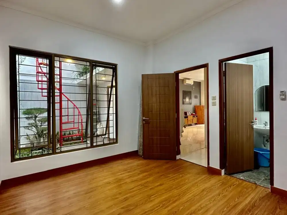 SANGAT CANTIK & SIAP HUNI! Rumah Cantik 2 Lantai Siap Huni di Bintaro — Semi Furnished & SHM  (SP 0289)