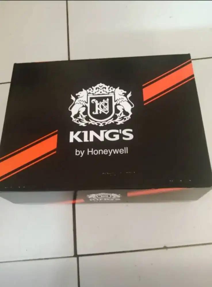 Sepatu safety Kings