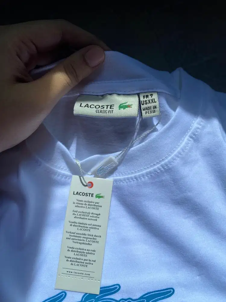 kaos lacoste putih