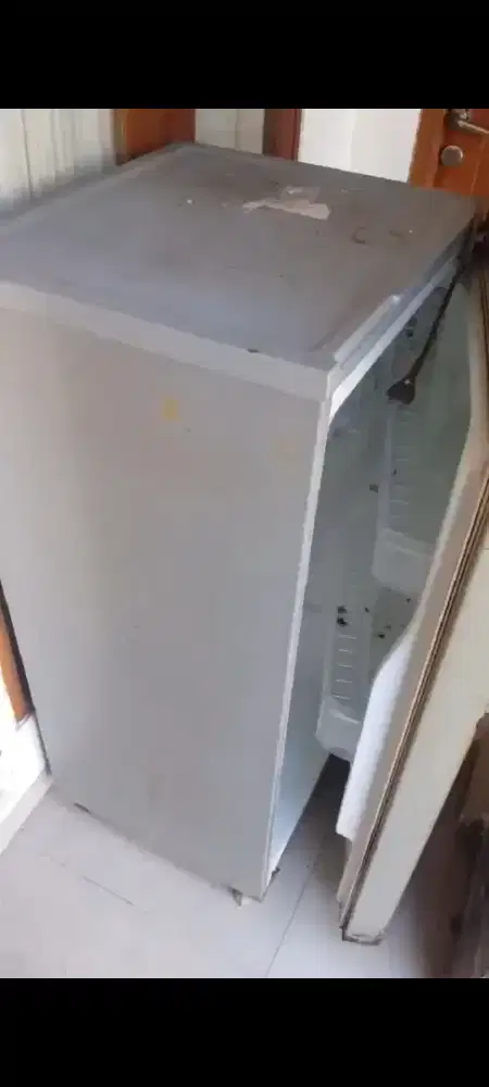 dijual kulkas samsung second 650.000 aja mau pulkam jual cepat