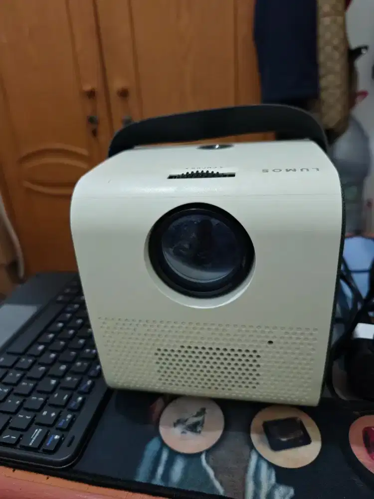Proyektor Portable Lumos Ray Smart tanpa remote