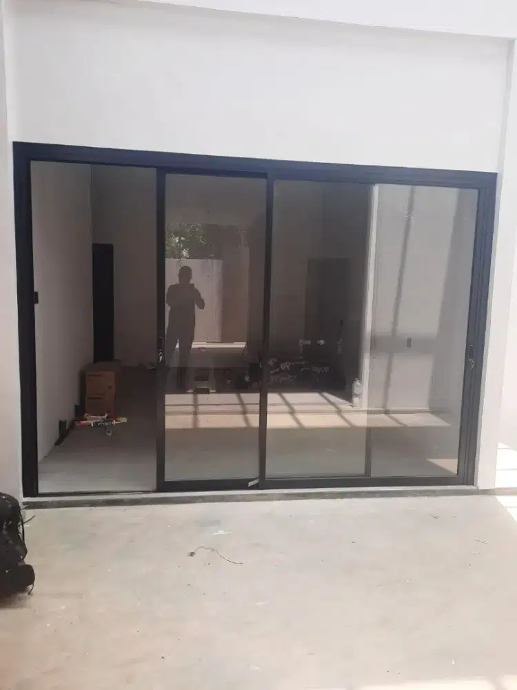 pintu geser aluminium