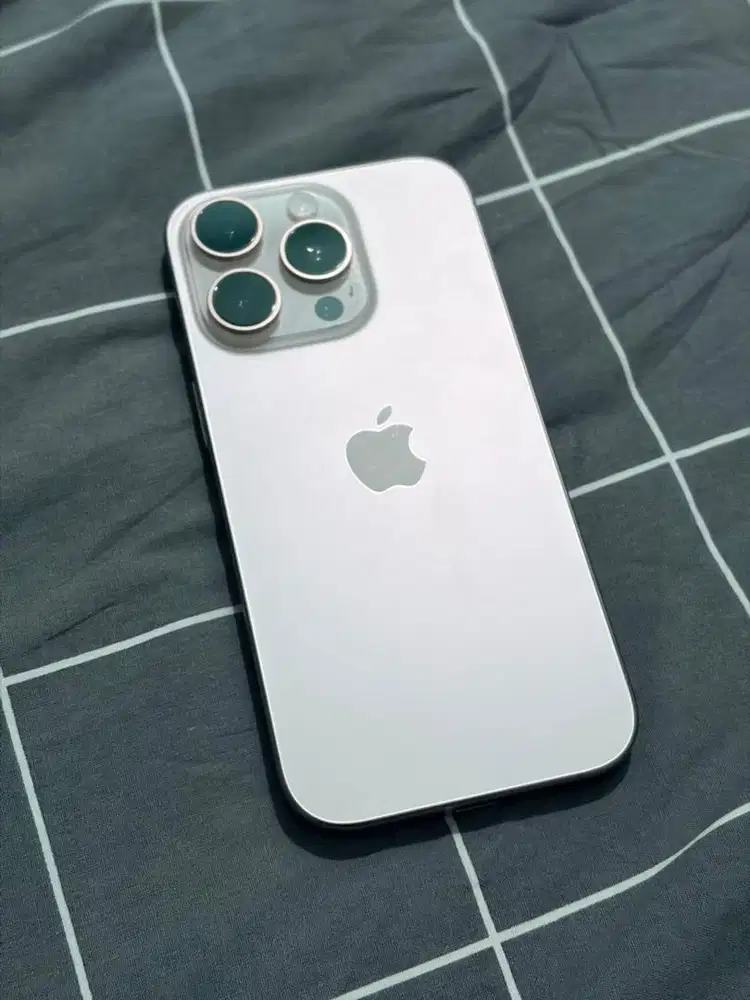 iPhone 16 Pro 256GB Dessert Titanium