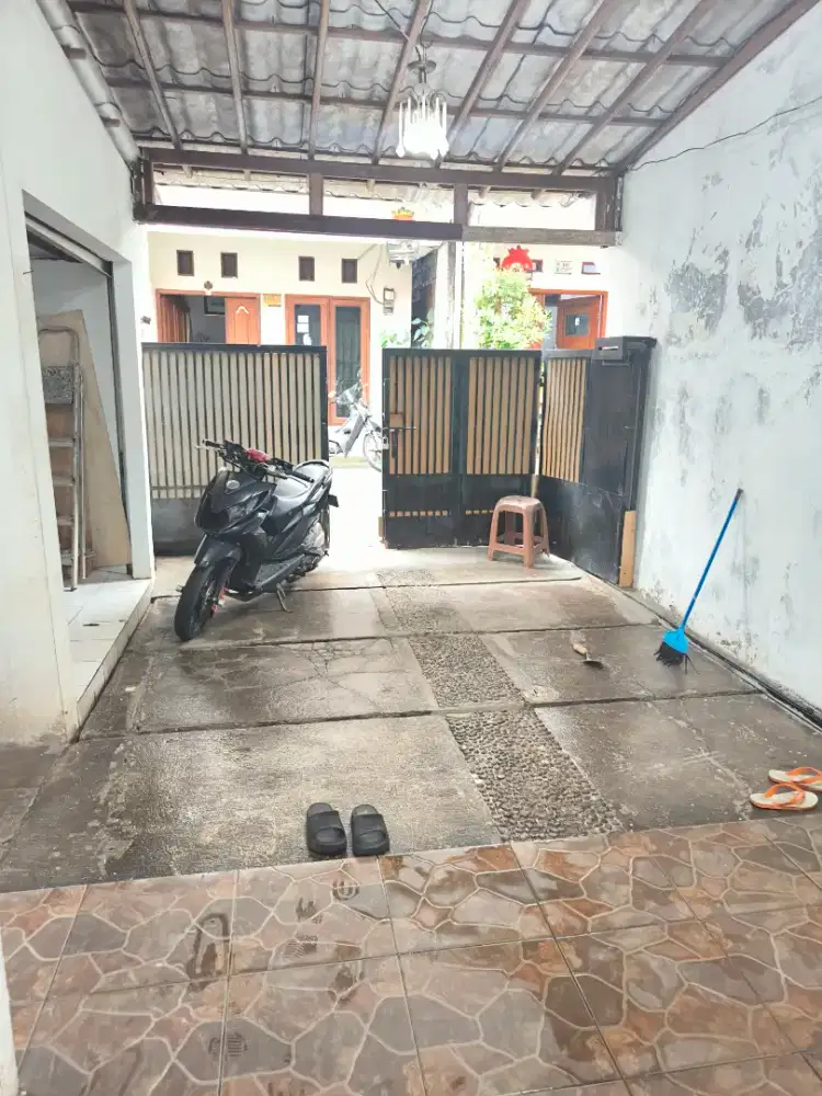 Di kontrakan 1 rumah 2 kamar tidur 2 kamar mandi