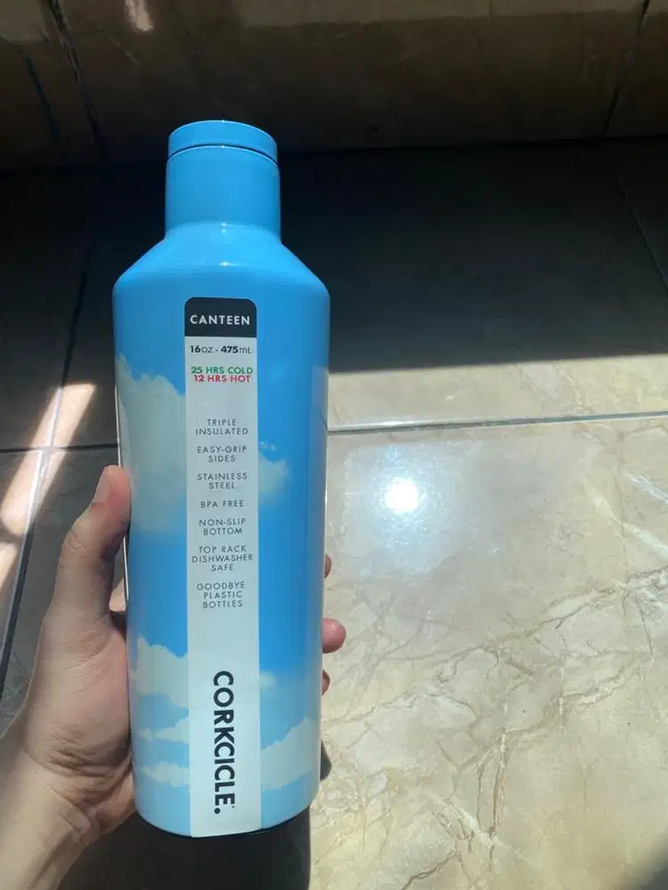 corkcicle ORI motif awan