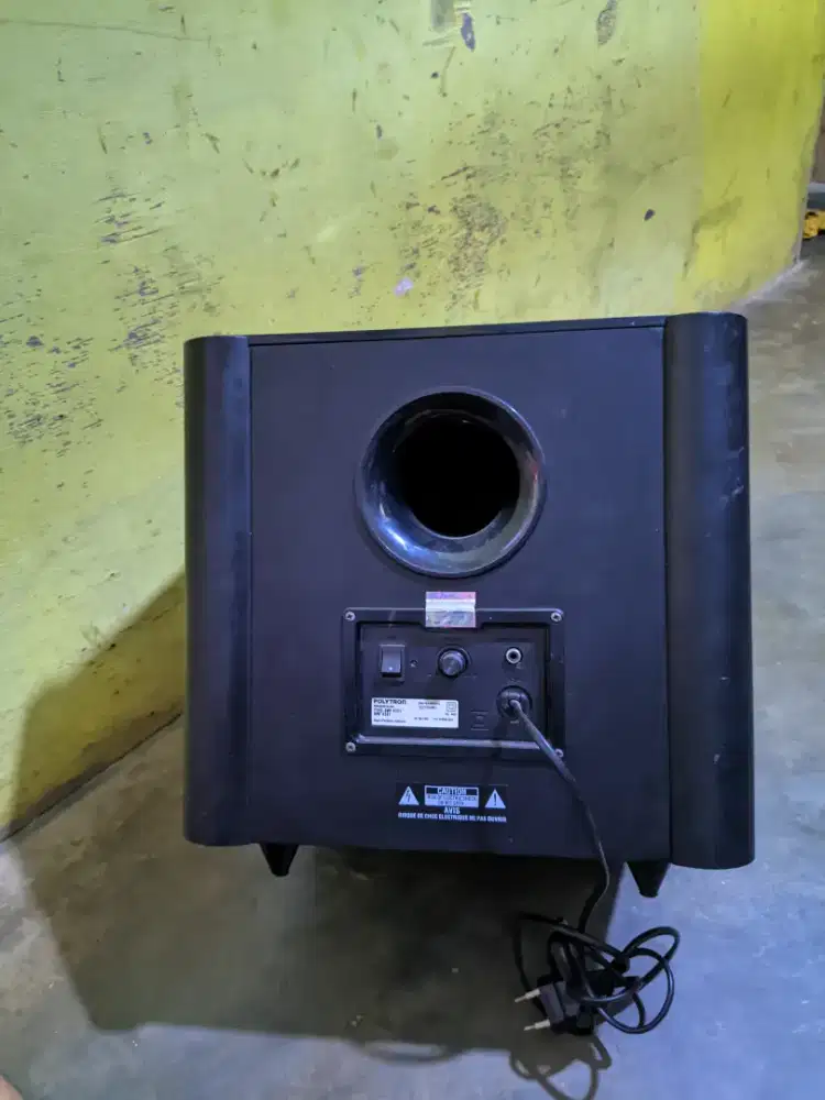 Subwoofer Aktif Polytron menggelegar glerrr