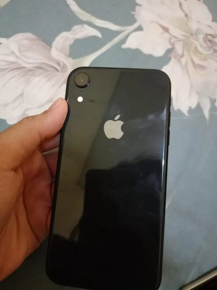 Iphone xr 64 gb xl only