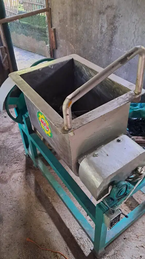 MESIN PENGADUK ADONAN UNTUK ROTI ATAU KRUPUK