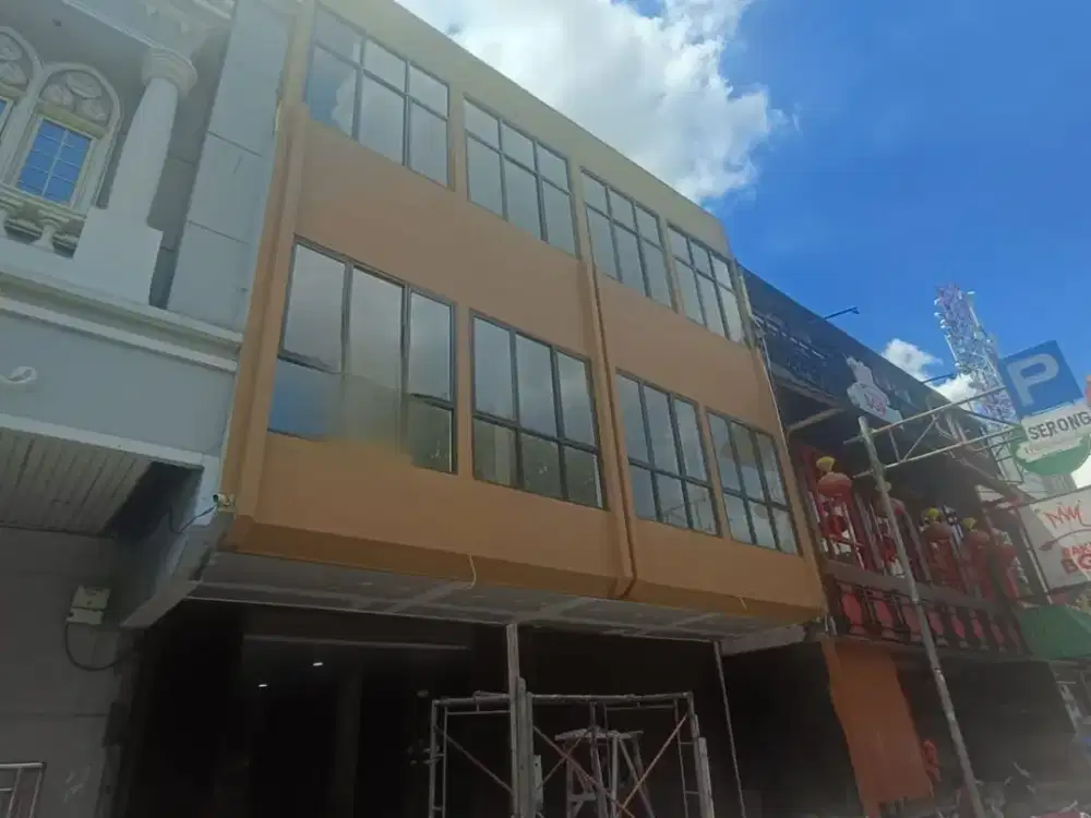 Ruko gandeng kondisi baru siap pakai pinggir jalan ramai kelapa gading boulevard