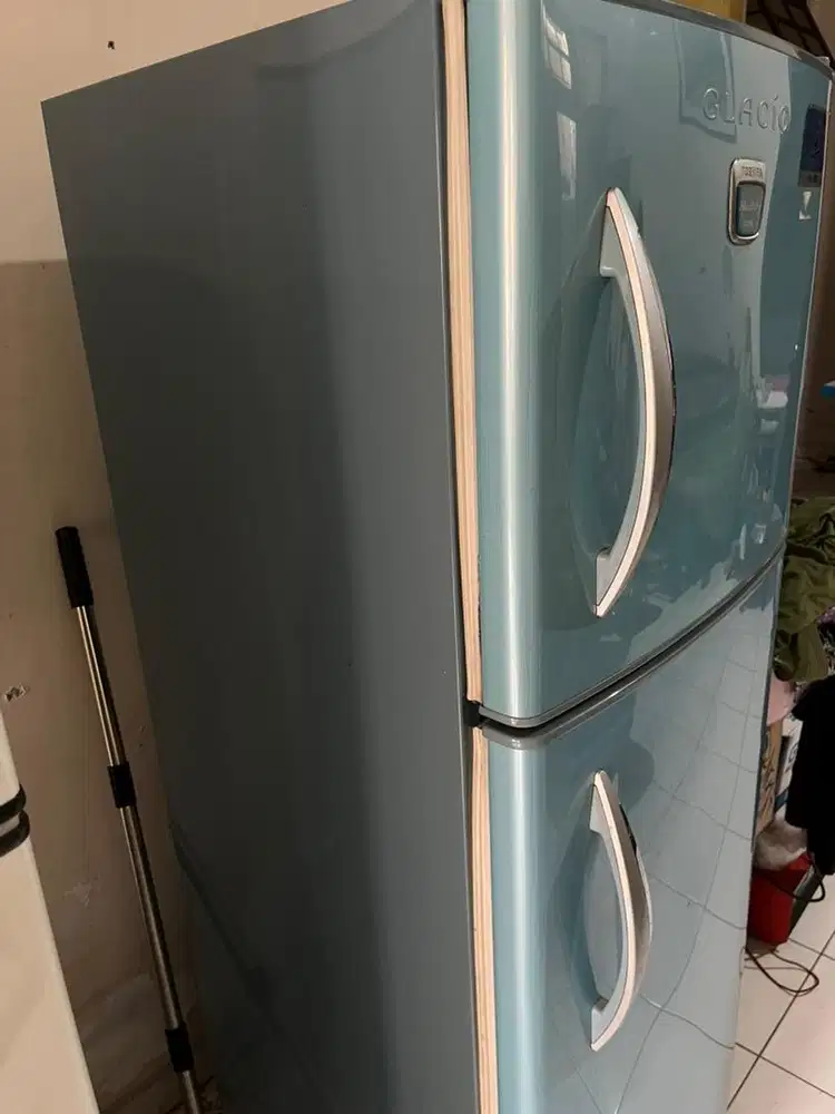 Dijual Kulkas 2 pintu Glacio Toshiba (Second)
