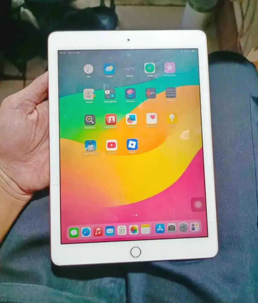 iPad Gen 6 32GB WI-FI Bypass Normal Mulus