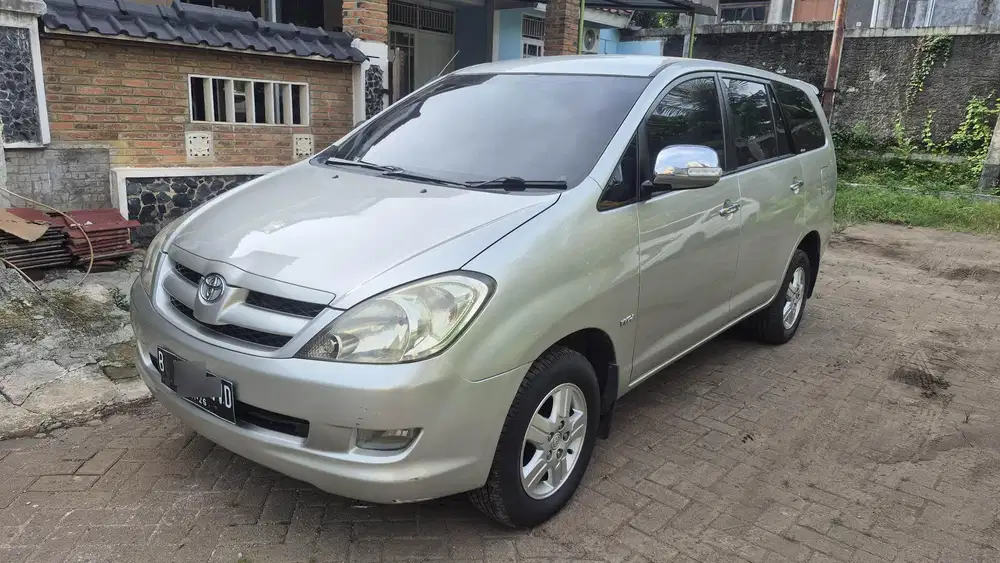 Toyota Kijang Innova 2007 Bensin Silver Metalic