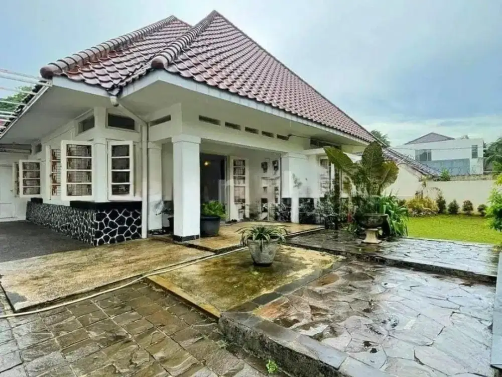 DIJUAL RUMAH ASRI BANGUNAN LAMA ADA PAVILIUN KAWASAN MENTENG