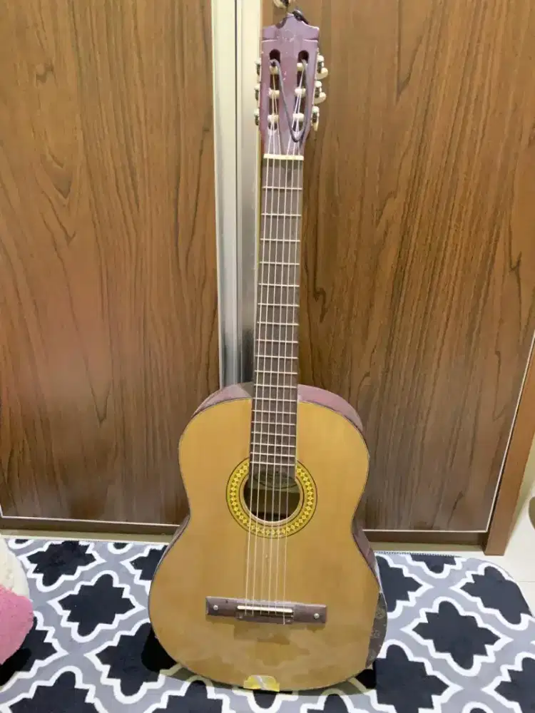 Gitar Original YAMAHA C330