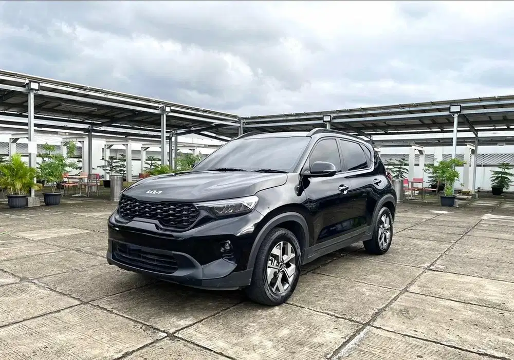 Jual Santai Kia Sonet Premiere 1.5 5 seater KM 27 rb on going