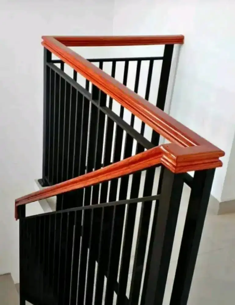 Relling tangga besi minimalis,n castum