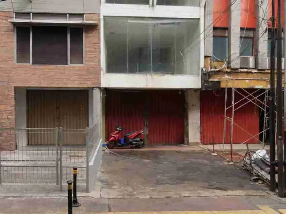 Disewakan Ruko Raya Panglima Polim Kebayoran Baru