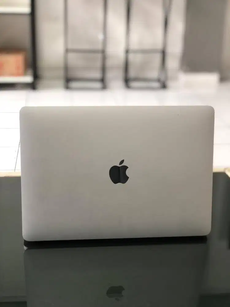 MacBook Air M1 8GB / 256GB Layar Retina MacOs Terbaru– Full Fungsi, Ti