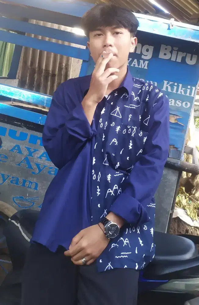 Mencari lowongan kerja untuk 2 orang laki-laki