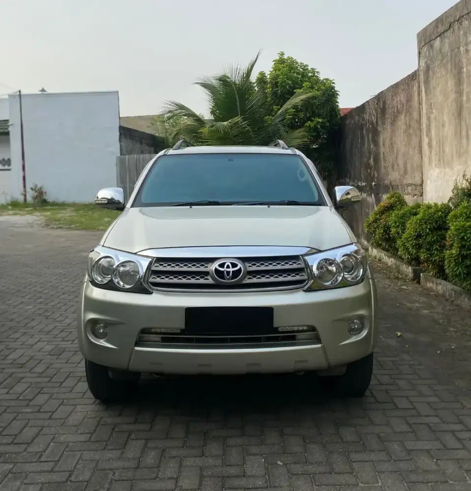 Toyota Fortuner 2.5 G matic diesel 2011