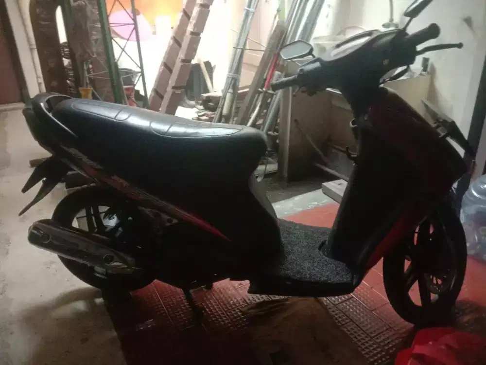 Suzuki spin 2011 hitamoisinil