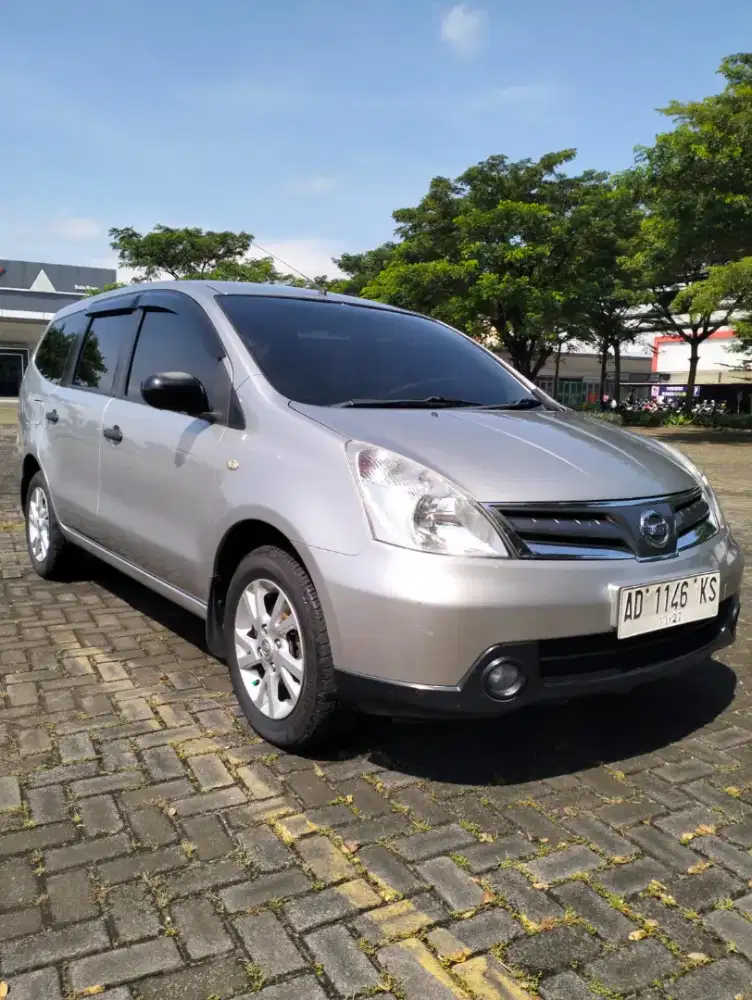 Grand Livina automatic 2012 asli ad istimewa