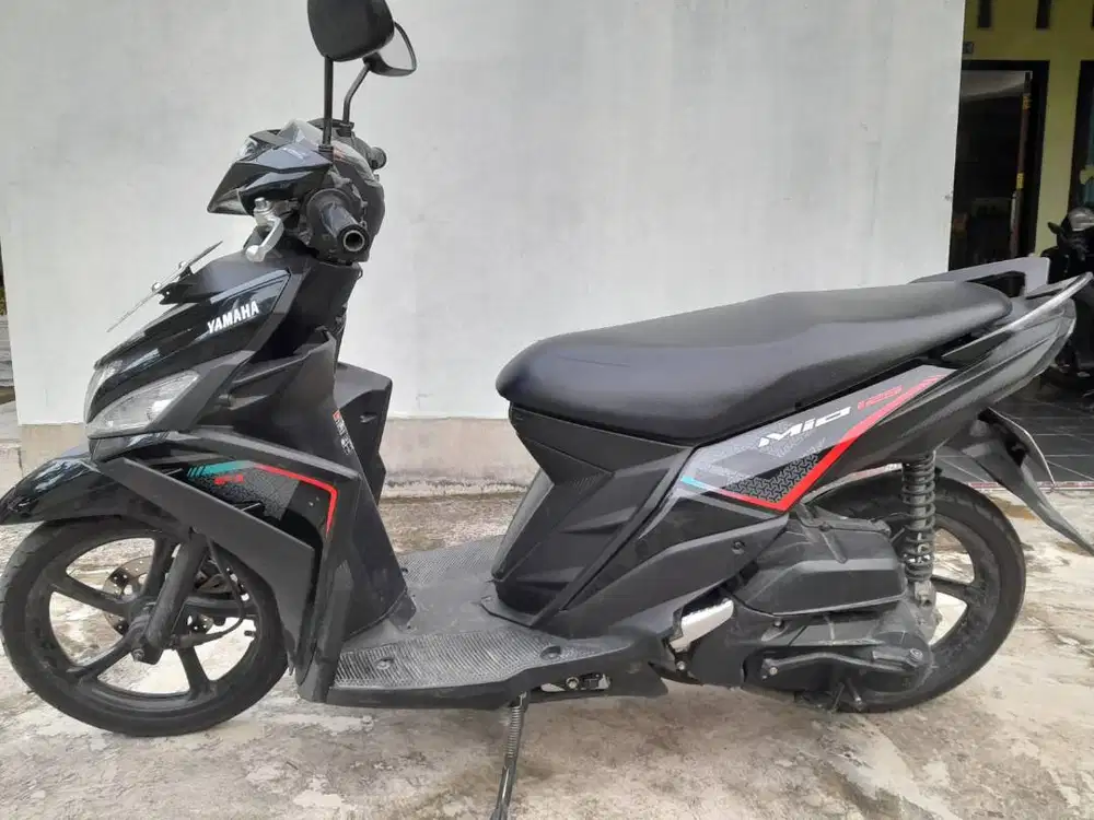 Dijual motor yamaha mio m3 warna hitam.