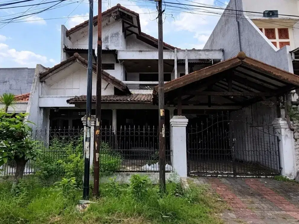 Rumah Tenggilis Utara Strategis • Row 2.5 Mobil