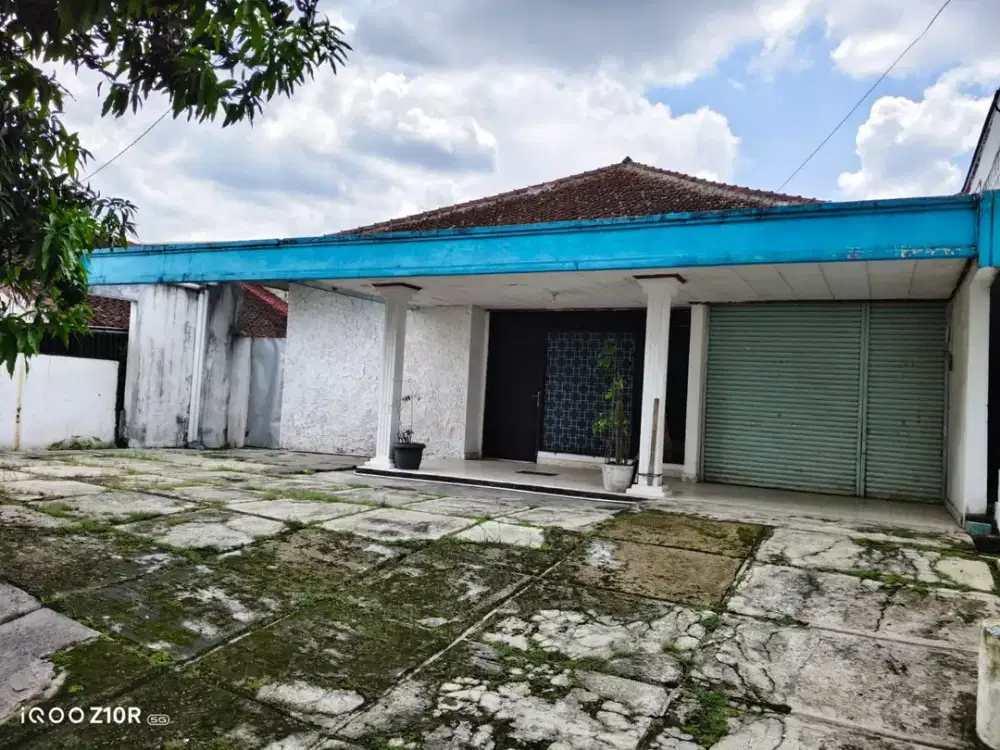 Rumah Terawat Halaman Luas Lokasi Strategis Jarak 600 Meter Ke Stasiun