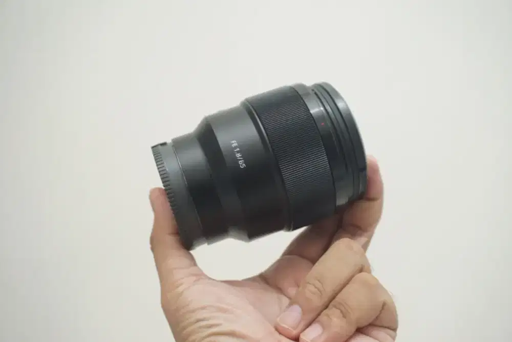 SONY FE 85mm F1.8 Lensa FIX Fullframe 85 mm F/1.8 Mirrorless