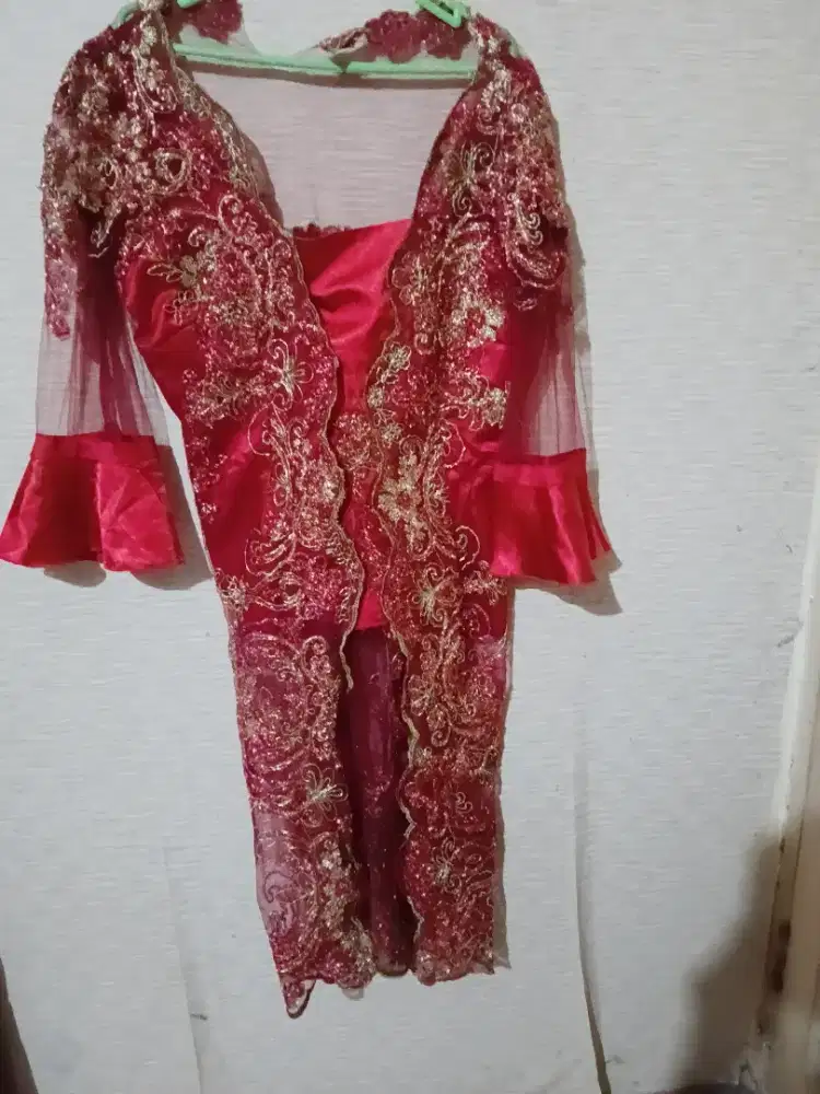 Kebaya wanita bekas seperti baru