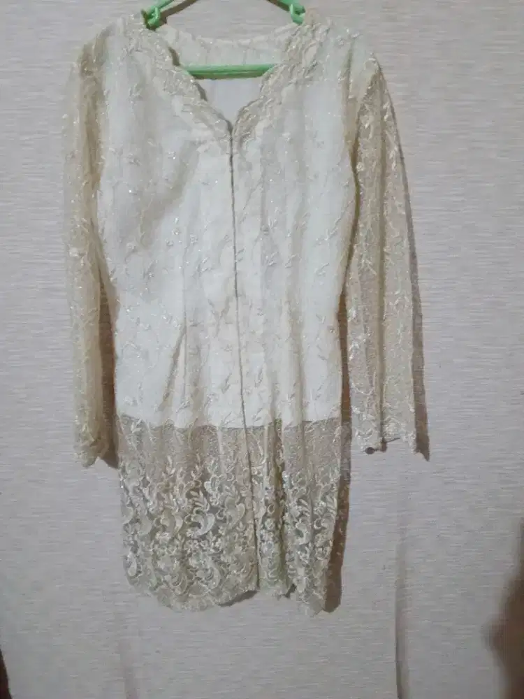 Kebaya wanita bekas seperti baru