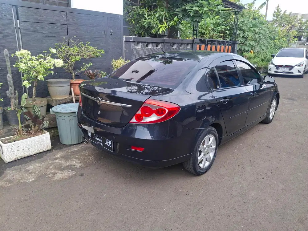 Proton Gen2 2010 Bensin