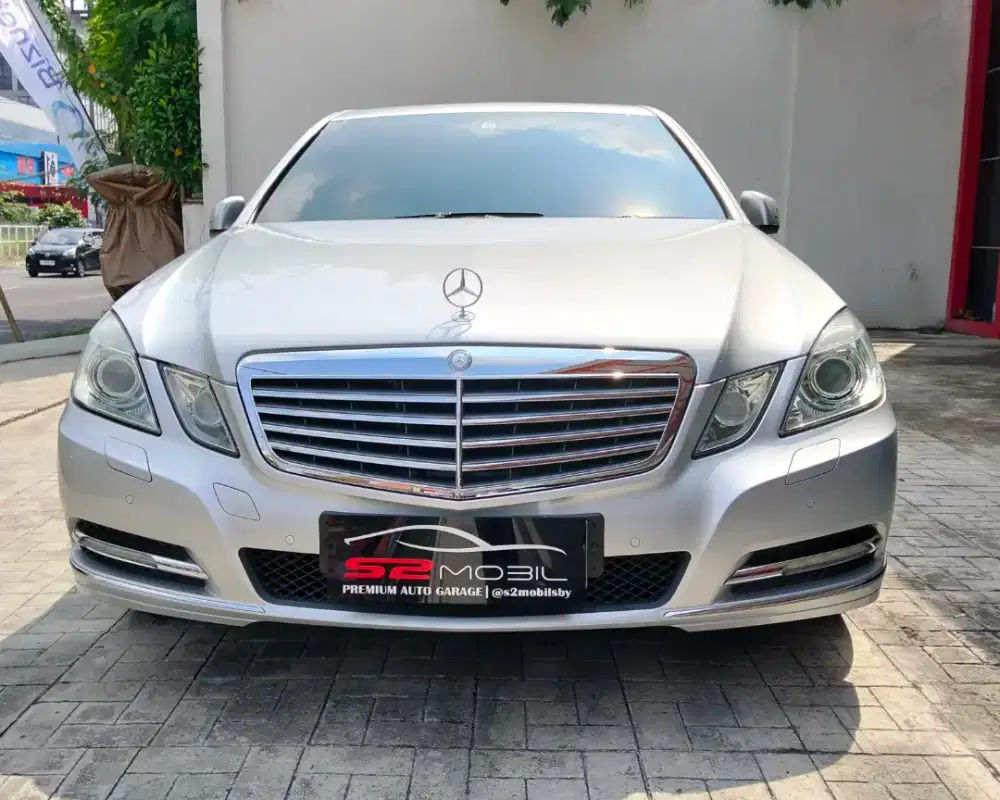 Mercy E300 Elegance 3.0 At 2011 Silver