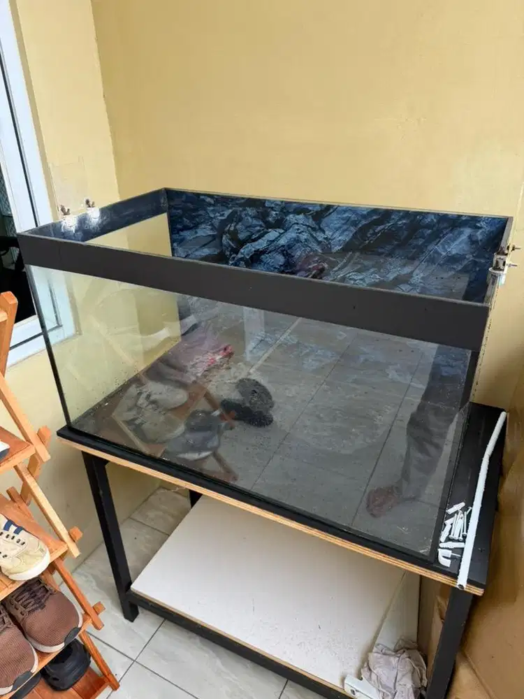 akuarium plus meja