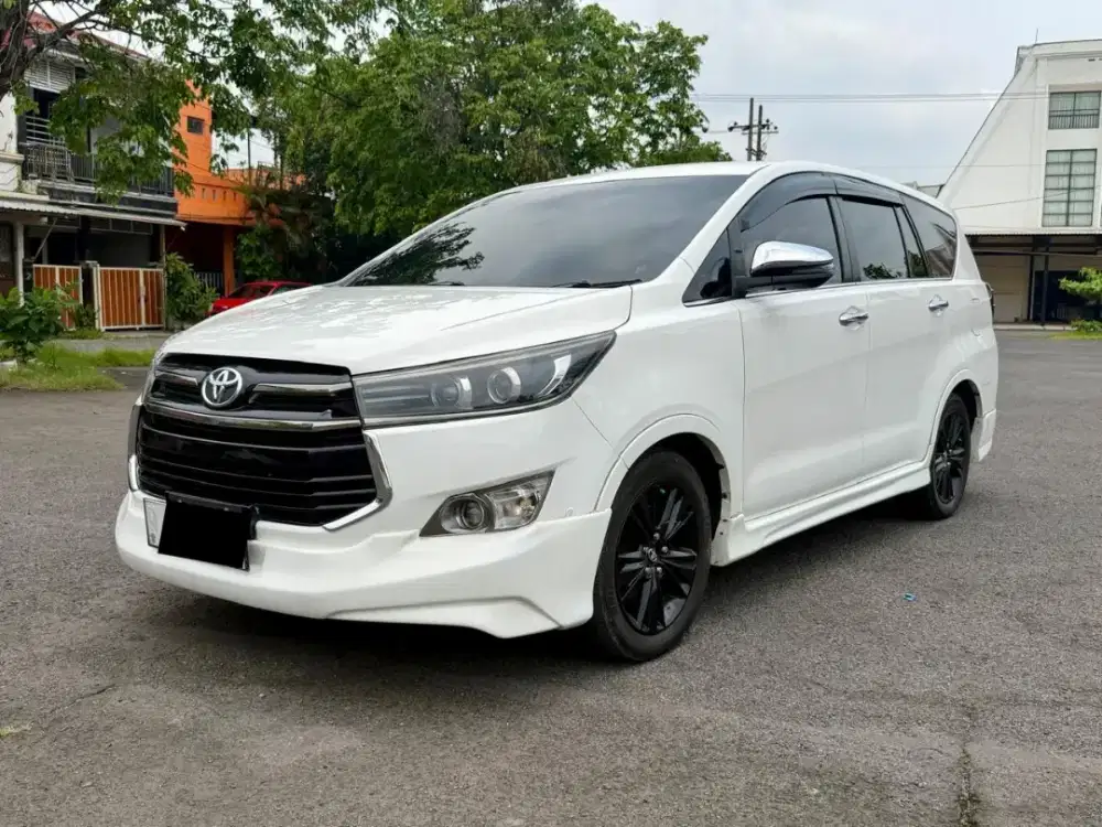 Toyota Innova venturer 2017 matic solar