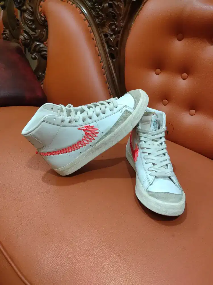 Sepatu Nike Blazer High Zigzag No. 41 Putih Mulus.