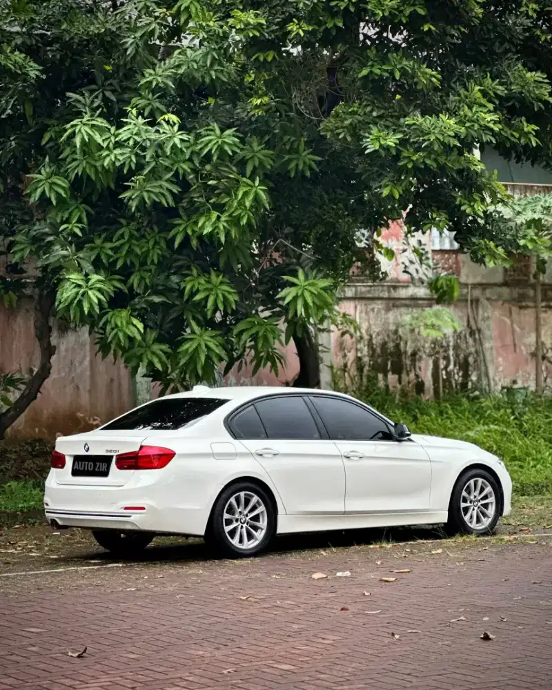 BMW 320i b48 LCi 2017