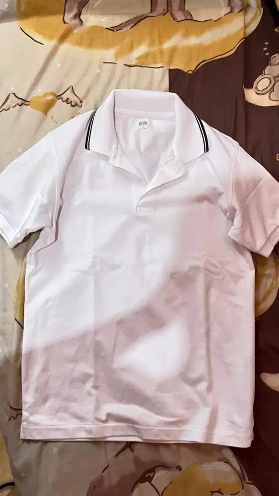 kaos polo uniqlo