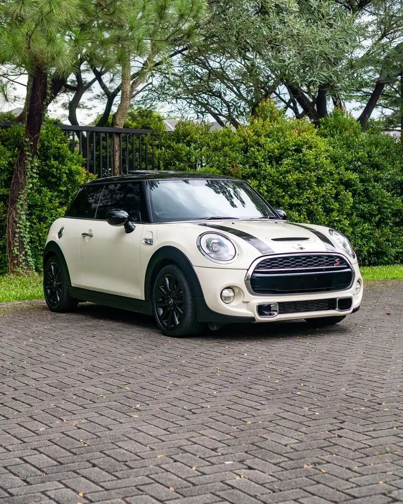 (LIKE NEW!!) MINI Cooper S 3Door F56 2014 JCW A45 Clubman Scirocco