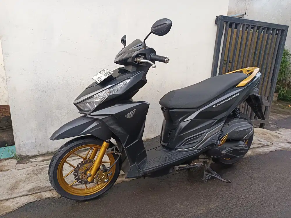 Di jual cepat vario led old 150 2017 siap pakai