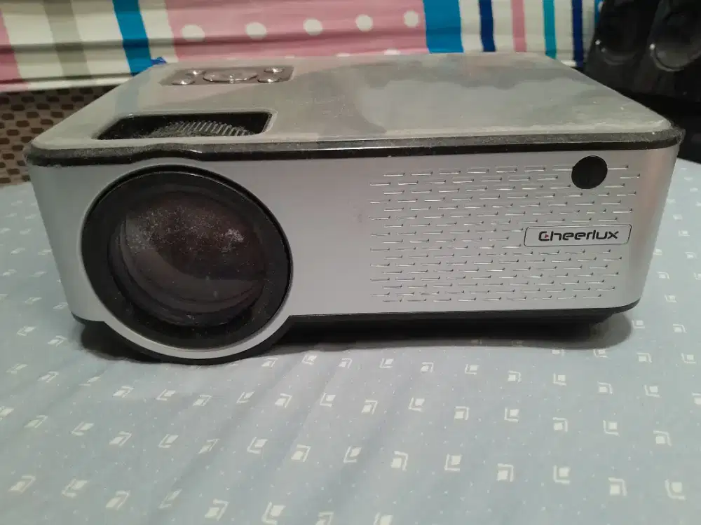 PROYEKTOR CHEERLUX C9