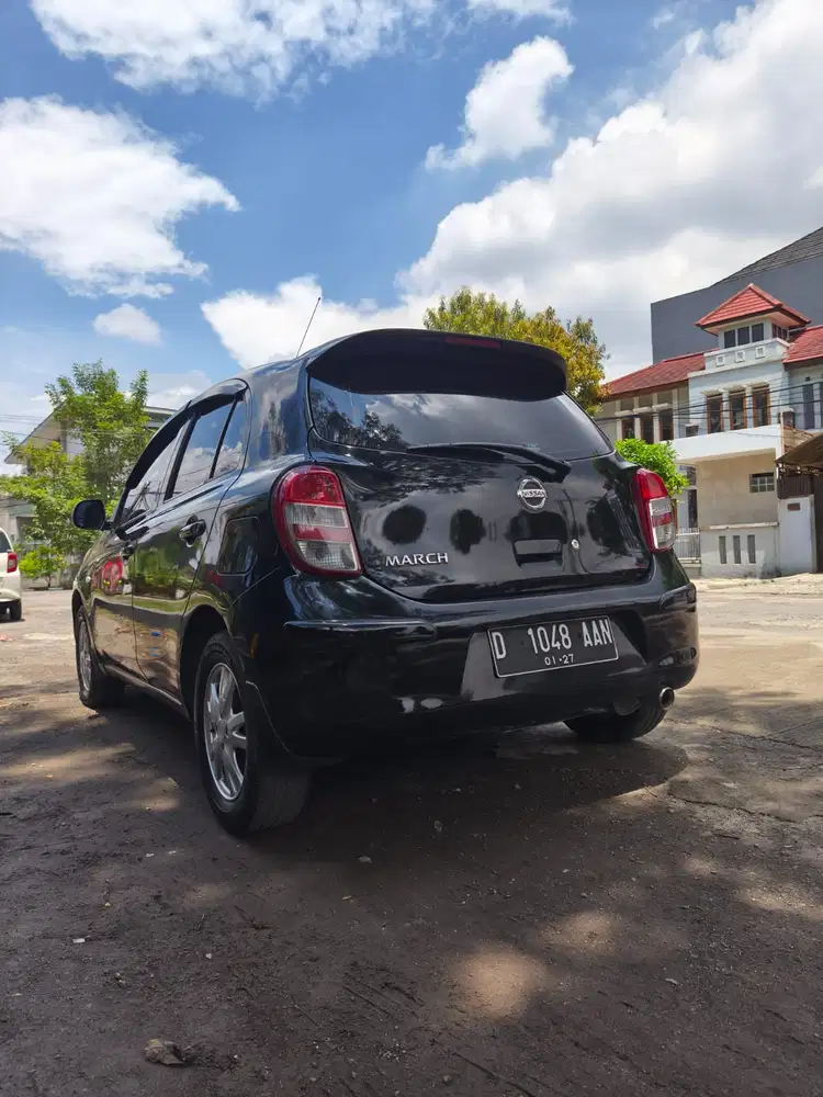 Nissan March 2013 Bensin