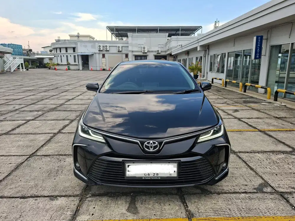 ALTIS V 2023 KM 4500 ASLI MURAH