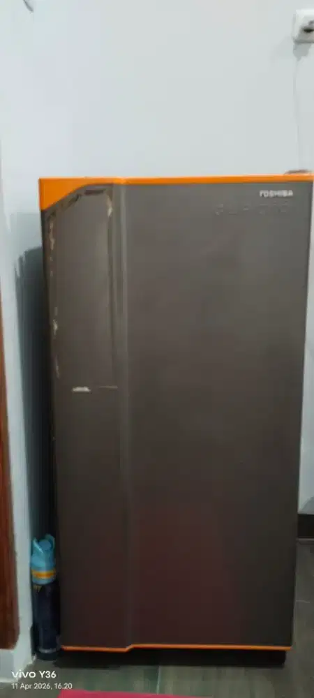 Dijual Cepat Kulkas Toshiba Glacio