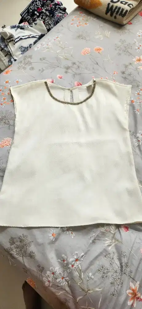 Atasan , lengan pendek cantik