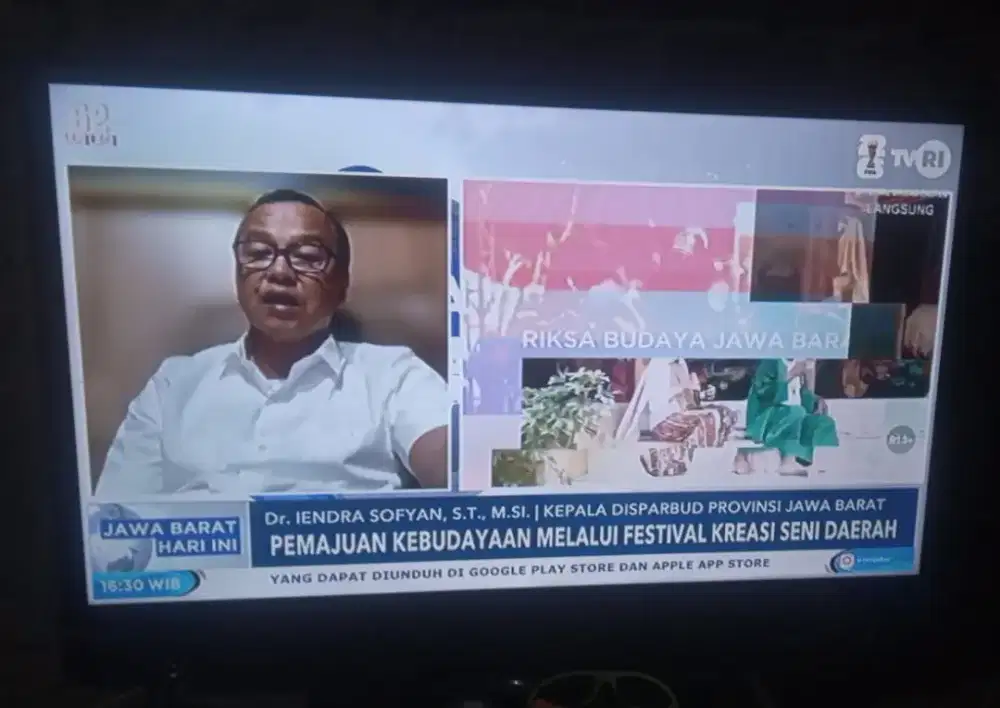 LED TV 32 inc POLYTRON AnaLoG Murmer