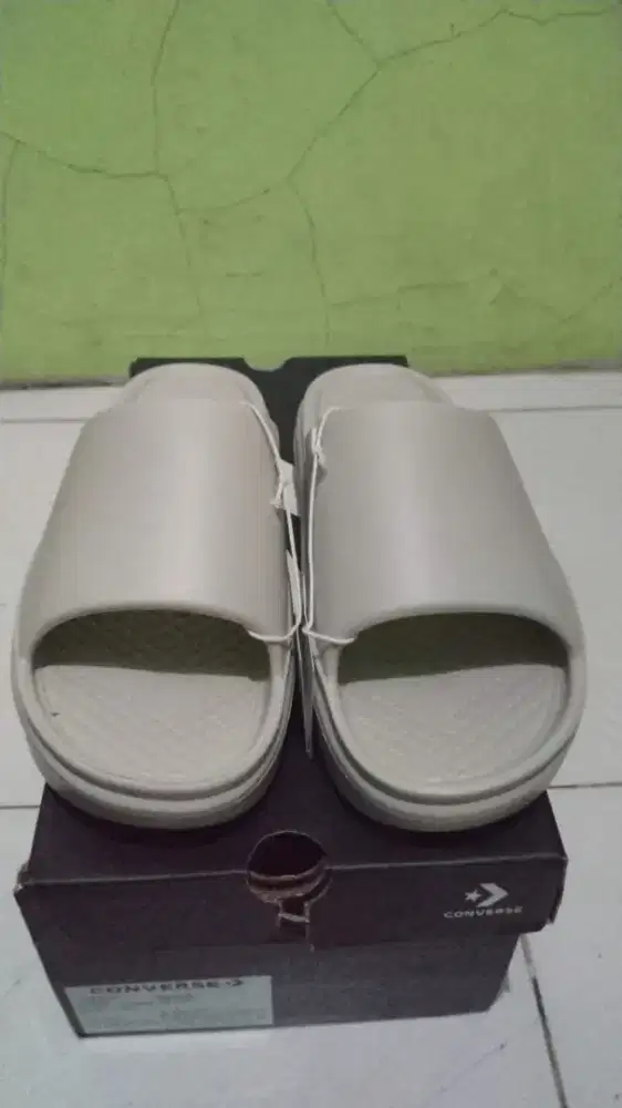 Sandal Converse pria