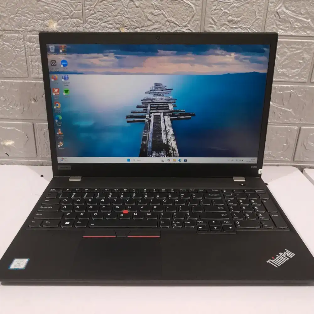 Lenovo Thinkpad T590 I7 Gen 8 RAM 8GB SSD 256GB 15 inch FHD Original